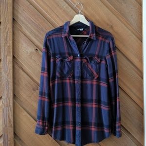 URBAN OUTFITTERS Navy Red Plaid Flannel Size Small